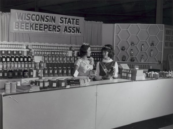 Honey Queens at the WI State Fair