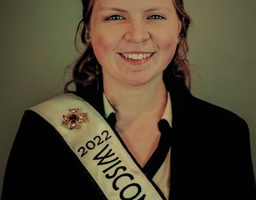 2022 WI Honey Queen Crowned